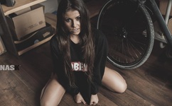 亚洲国产日韩制服在线观看